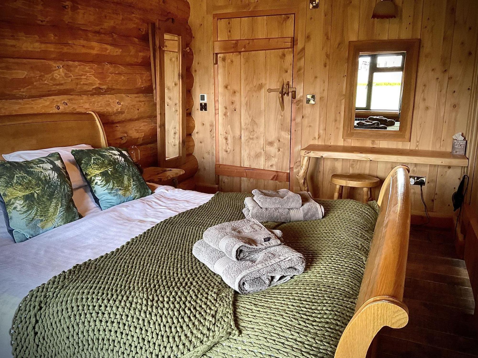 Rowan - Tedstone Log Cabins Bromyard Eksteriør bilde